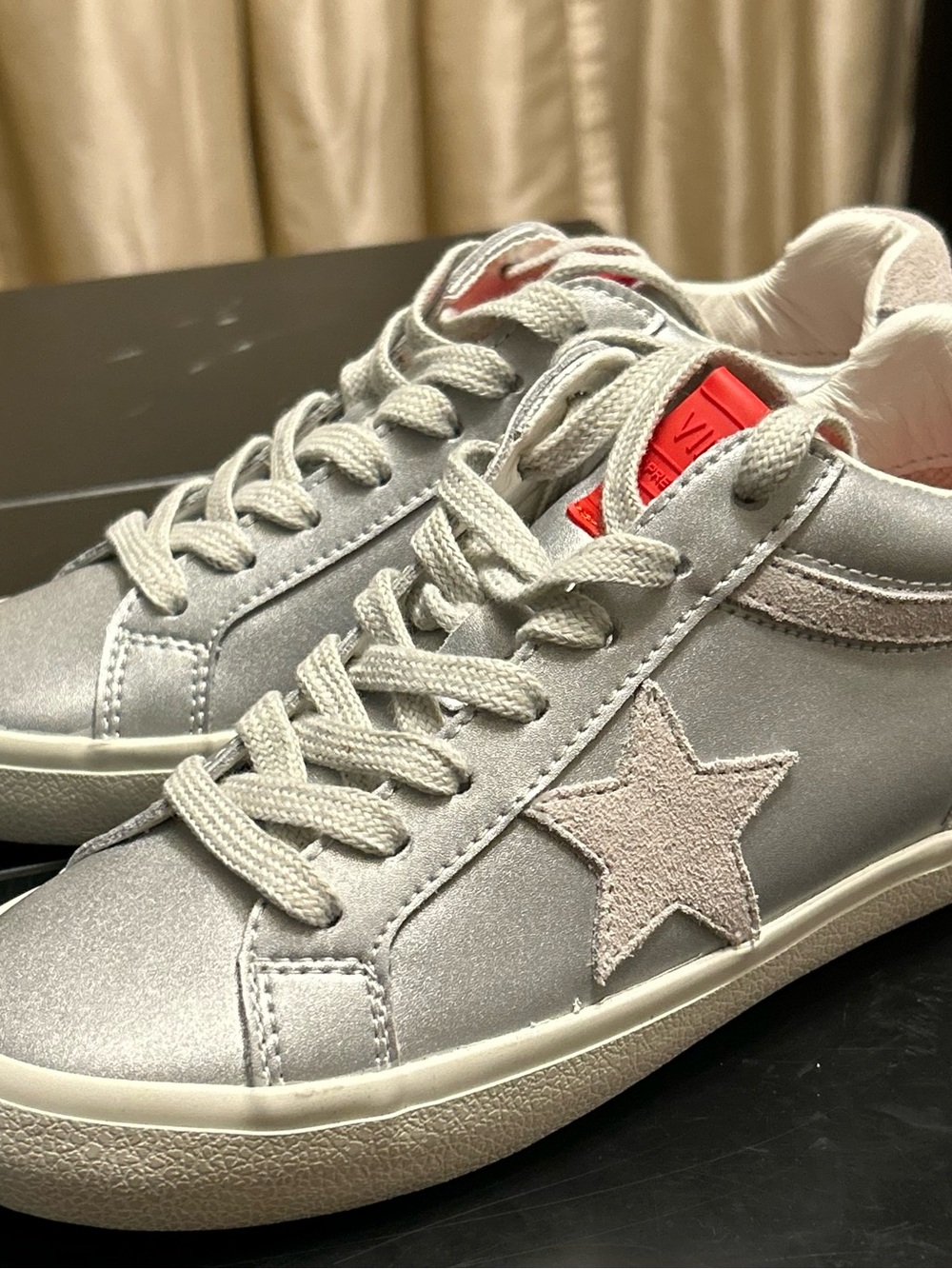 Official Vintage Havana Silver Star Accent Women's Sneakers - Casual Lace-Up